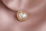 Bijou de bouton / pin's Nina Or