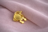 Bijou de bouton / pin's Fraise