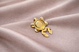 Bijou de bouton / pin's Mila Mauve
