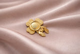 Bijou de bouton / pin's Trèfle Rose
